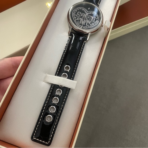 Coach Poppy Patent Leather Watch - Picture 7 of 9
